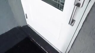 Evelin Stone, la agente inmobiliaria vendió algo más que la casa
