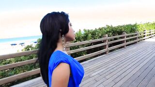 De la playa al motel se va tu novia con un desconocido