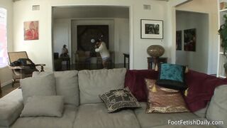 Maya Bazin, la casa se limpia pero la concha de tu mujer se ensucia