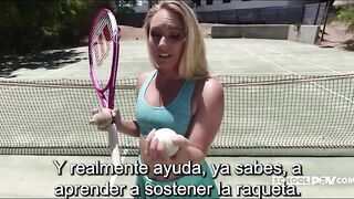 Esposa tetona folla con su instructor de tenis