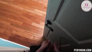 Skylar Snow - Mi madrastra me da confianza en mi mismo mientras me folla sub español