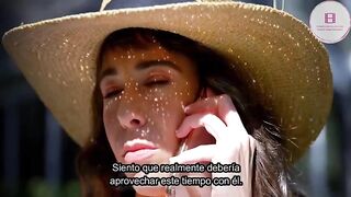 Viendo una peli con mamá .....con India Summer