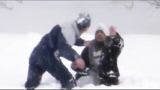 Follándose al doctor a escondidas del marido