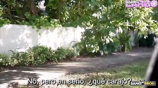 Marie es convencida de follar en el bus por dinero