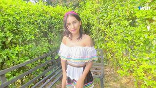 Bailando con la polla dentro ... con Jenifer Play