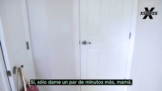 Lenna Sky usa a tu madrastra para sexo