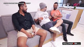 Salí Por Cerveza y Mis Compadres Se Follan a Mi Mujer