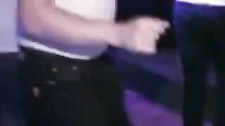 Gwen Polanska desnuda en discoteca