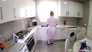 Me cojo a la de la limpieza