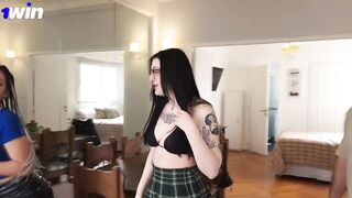 Pareja Lesbiana ｜ hambientras por sentir una pija dentro (Anal Creampie) Mei Pang ft Villa Anderson