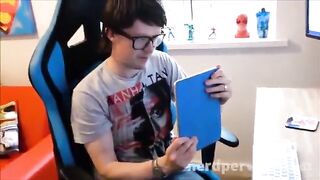 Valentina Blanco en el sofá