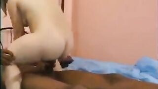 Jovencita enana amor interracial