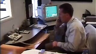 Enana pelirroja patinadora