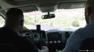 Kate Zoha es recogida en la carretera. TRANSEXUAL