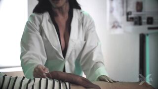 Jennifer White - Dra. Mamá