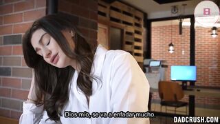 Ayudando a mi hijastra a mejorar su comportamiento sub - Mae Milano