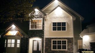 Miedo a los truenos; pasando una noche lluviosa al lado de mi madrastra sub - Sophia West