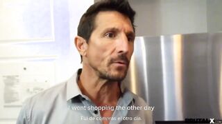 Enseñándole a mi hijastra a tener sexo sub - Lexi Lore