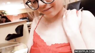 Jadyn Hayes  Desayunando con Papá cerca de Mamá 1 Sub Esp