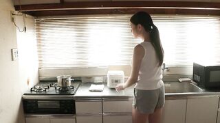 DVAJ-631 Mary Tachibana - Una Aventura con mi Joven Inquilino Sub Esp