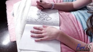 Jovencita morena tacones rosa Christian TRANS