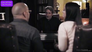 Padre seduciendo a una Culona Sub Español / Sub English