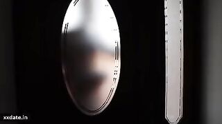 Infiel al novio cuando la llama.