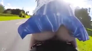 Estimulante paseo en moto