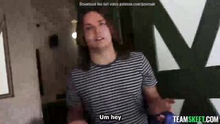 Nunca me he acostado con un desconocido antes... ¡Culos de burbuja y barcos cisne!