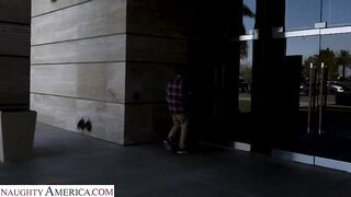 Alura_Jenson_-_Mamá,_dinero,_subtítulo_de_Naughty_America_.mp4