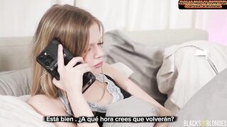 Coco Lovelock, la pequeña Coco enojada por no tener verga al despertar y recibe anal, sub esp