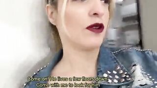 Buscando puerta por puerta a vecinos para sexo anal