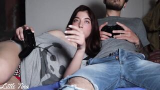 Tina - Me la chupa para distraerme y ganar en el fifa