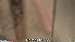 gigi porn en la ducha sub español