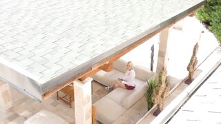 Se folla a su hijastra en minifalda sub esp.