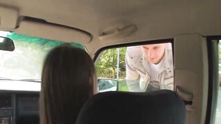 Beata Undine trío doble penetración en el coche