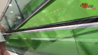 Cogiendo en el centro comercial