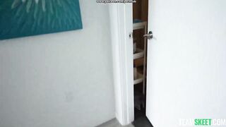 Anna Chambers ¿Por qué follar con otros tipos cuando tienes a papá en casa? Sub Español