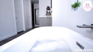 Brittany Andrews - Todo el coño que necesitas está aquí en casa sub