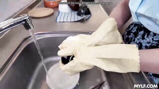 Su único trabajo es hacerla sentir bien (Debut de Sumire Okada) Sub Español