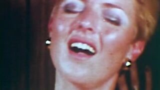 Mujeres blancas hombres negros grandes pollas. Película completa vintage