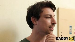 Follando con la novia de su hijo. Isabella Lapiedra. Español