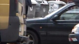 Jovencitas hacen piss a los abuelos