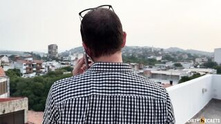 Hannah Miller's-FOLLO CON MI HIJO MIENTRAS HABLO POR TELEFONO CON MI ESPOSO