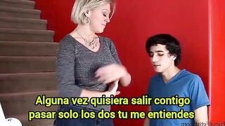 Reteniendo a mi hijastro y tambien a su dinero  en casa con mi coñito de madrastra puta Sub