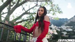 El hermoso dúo Lia y milf tienen un trío apasionado Sub Español