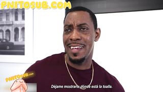 Rubia pide la ducha a su vecino y a cambio entrega la vagina Subtitulado