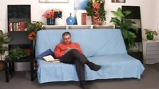 Jovencita manoseada por el padrastro 2 video