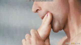 Martina Smeraldi - Un buen día de trabajo Sub Español