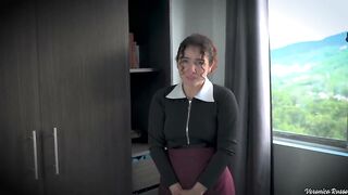 Blackmailing The Maid. Esp